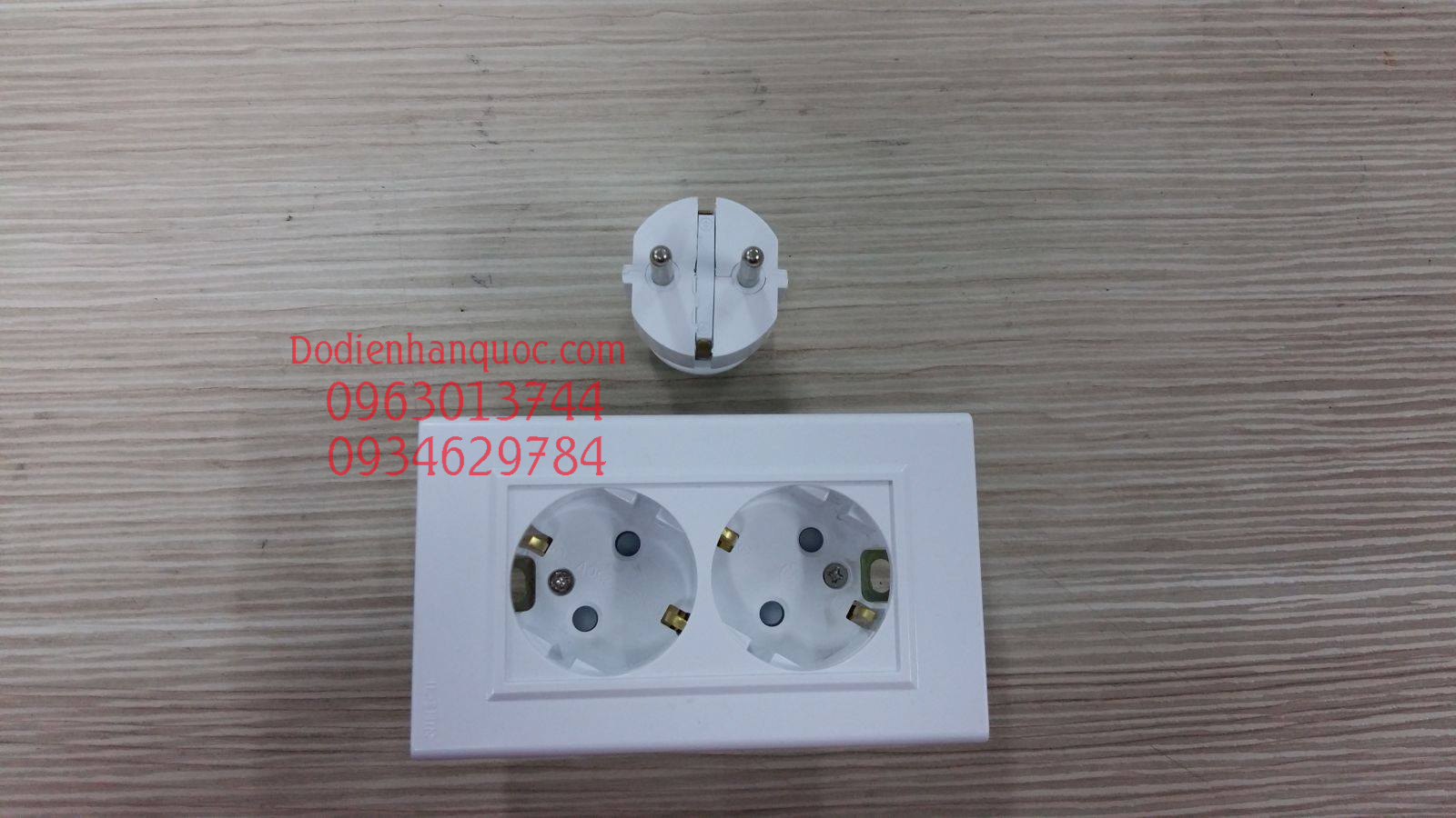 Ổ ĐIỆN ÂM TƯỜNG HÀN QUỐC